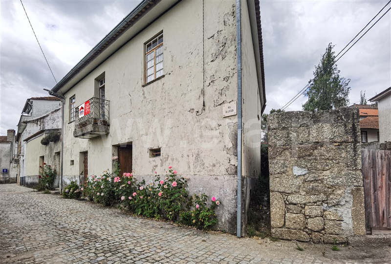 Moradia T3 / Oliveira do Hospital, Lagos da Beira