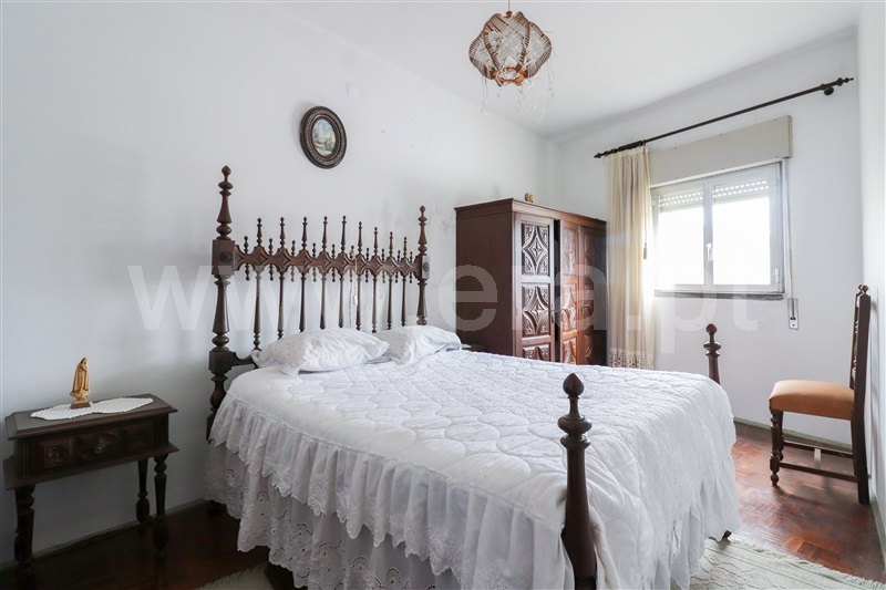 Moradia T3 / Ourém, Gondemaria e Olival
