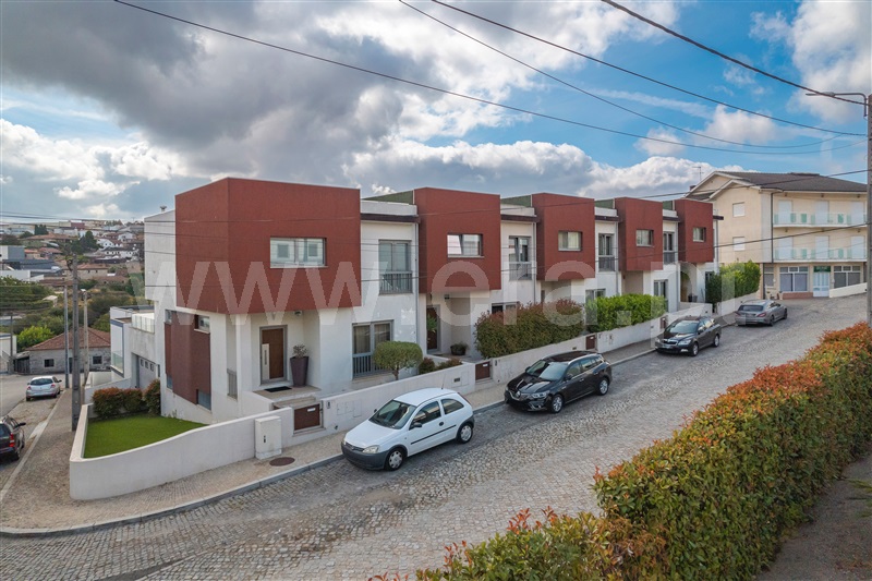 Moradia T3 / Paços de Ferreira, Frazão Arreigada