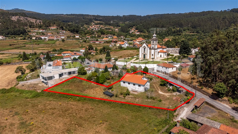 Moradia T3 / Paredes de Coura, Formariz e Ferreira