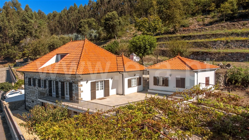 Moradia T3 / Paredes de Coura, Infesta