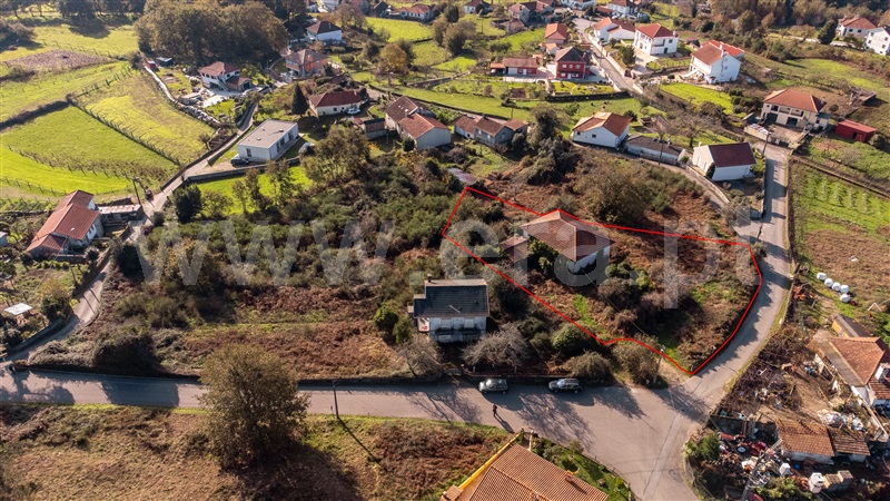 Moradia T3 / Paredes de Coura, Romarigães