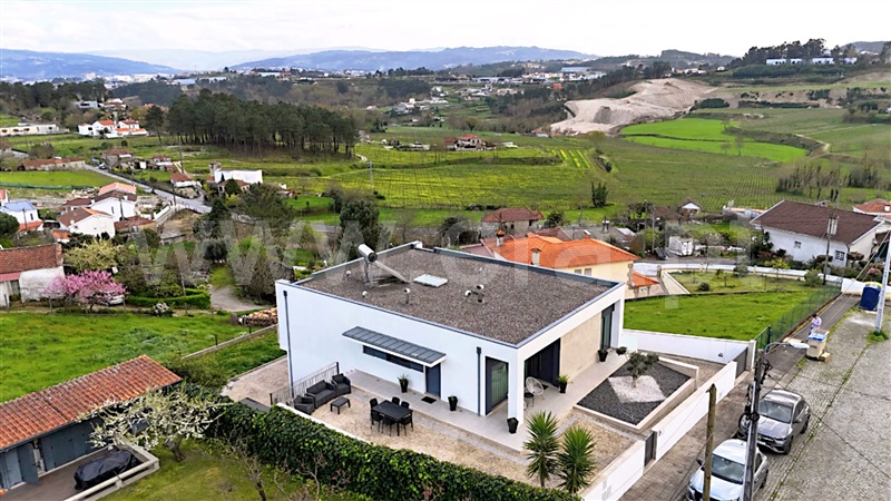 Moradia T3 / Penafiel, Castelões