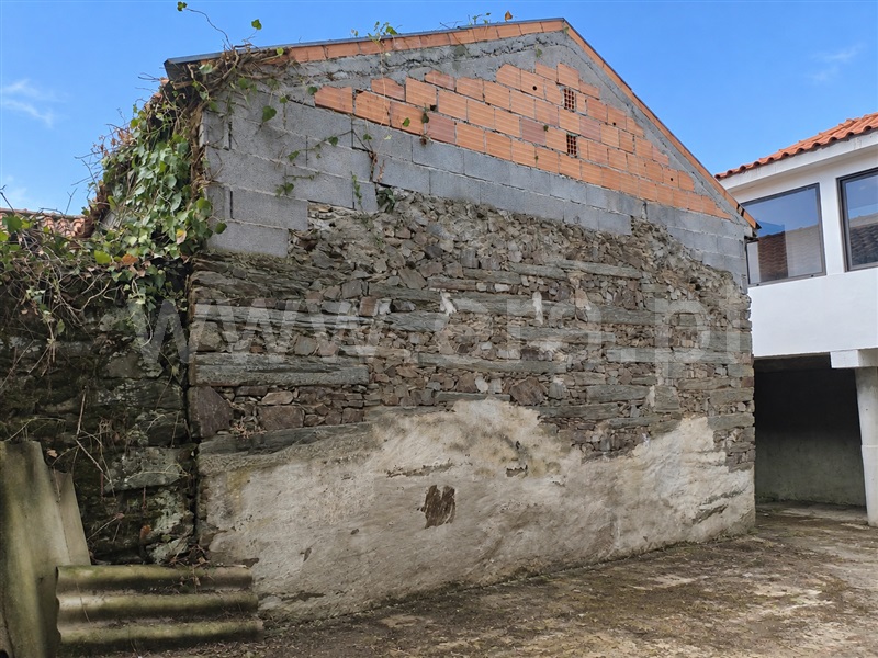 Moradia T3 / Peso da Régua, Poiares e Canelas