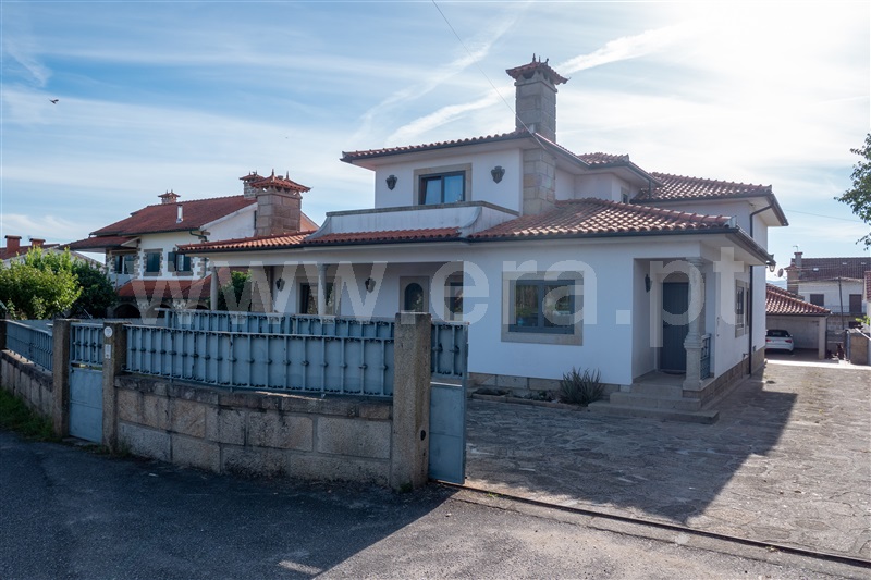 Moradia T3 / Ponte de Lima, Santa Comba