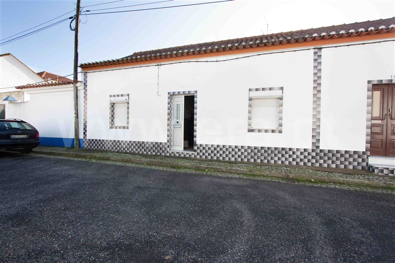 Moradia T3 / Redondo, Montoito