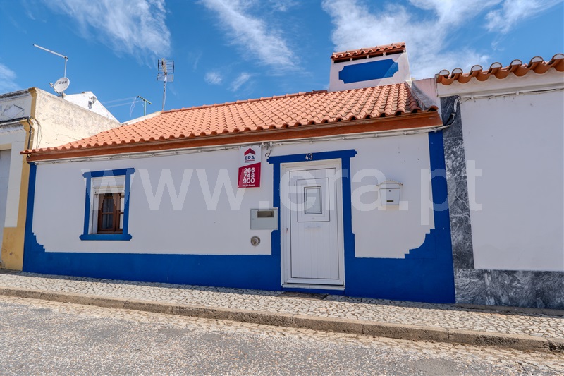 Moradia T3 / Redondo, Montoito