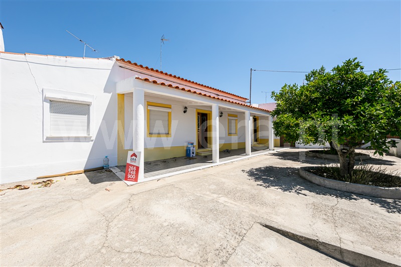 Moradia T3 / Reguengos de Monsaraz, Corval
