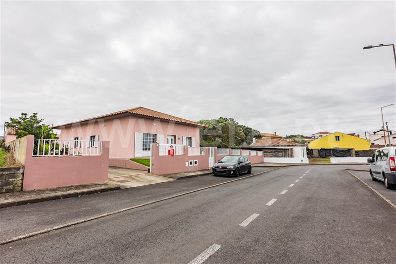 Moradia T3 em Calhetas, €498.000