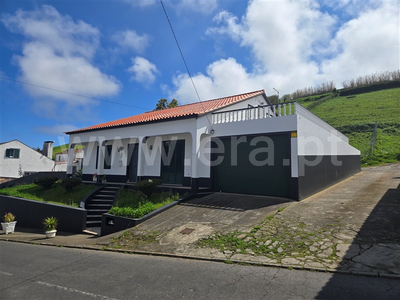 Moradia T3 / Ribeira Grande, Lomba da Maia