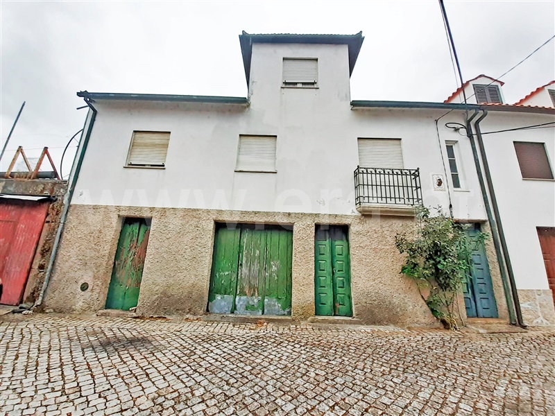 Moradia T3 / Santa Comba Dão, Santa Comba Dão e Couto do Mosteiro