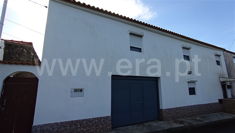 Moradia T3 / Santa Cruz da Graciosa, Luz