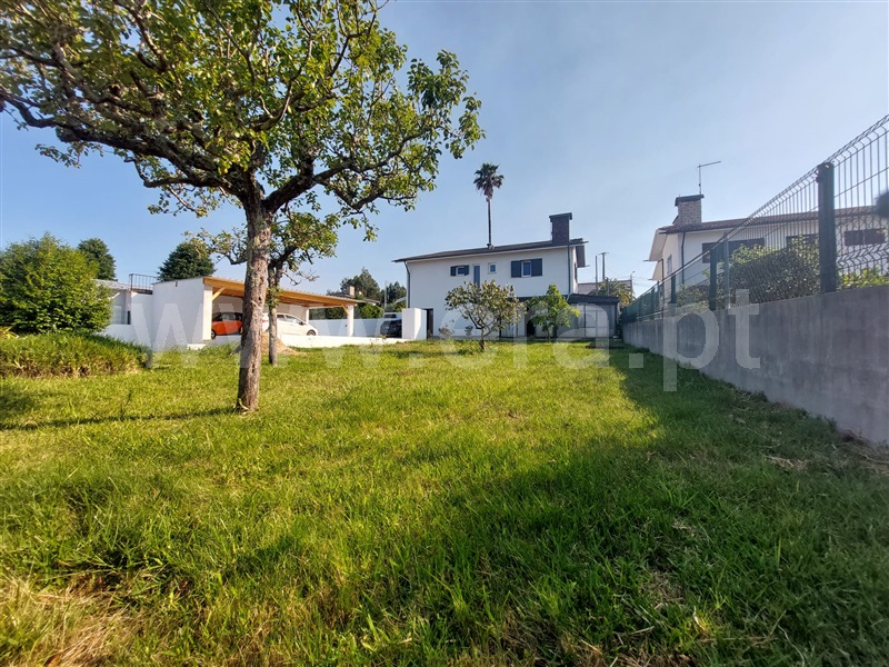Moradia T3 / Santa Maria da Feira, Canedo, Vale e Vila Maior