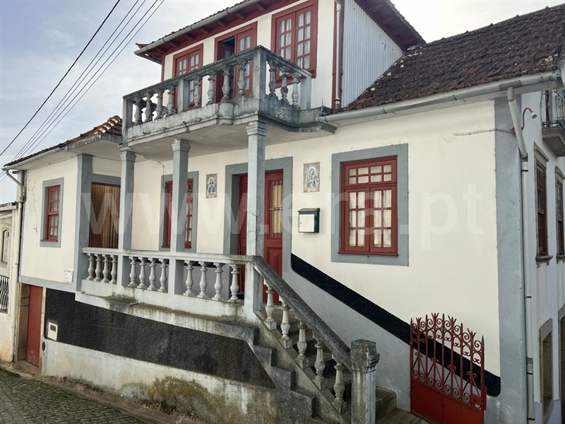 Moradia T3 / Santa Marta de Penaguião, Medrões