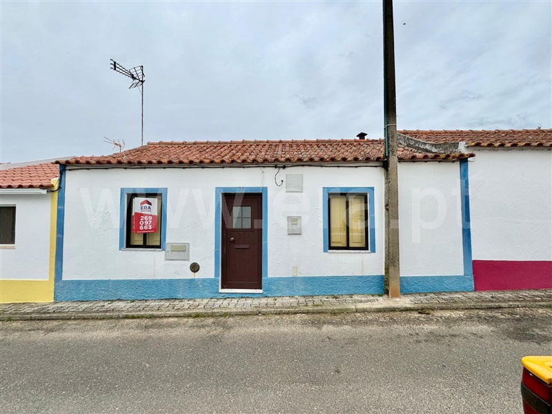 Moradia T3 / Santiago do Cacém, São Domingos e Vale de Água