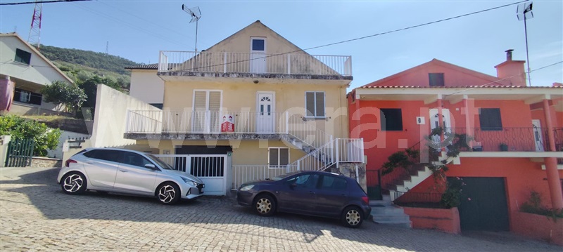 Moradia T3 / São João da Pesqueira, Ervedosa do Douro