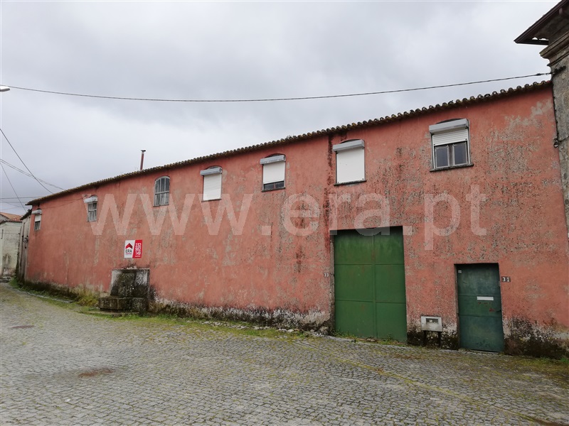 Moradia T3 / Sátão, Romãs, Decermilo e Vila Longa