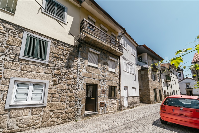 Moradia T3 / Seia, Sandomil