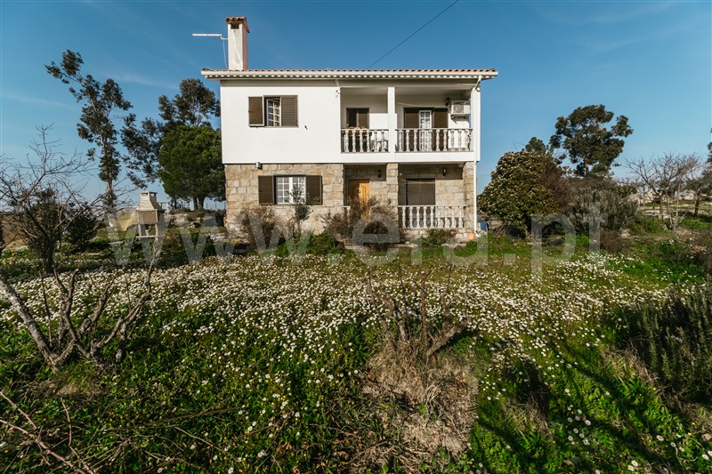 Moradia T3 / Seia, Santa Marinha e São Martinho