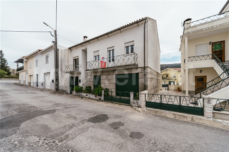 Moradia T3 Seia, Seia, São Romão e Lapa dos Dinheiros - 1432931 - 2