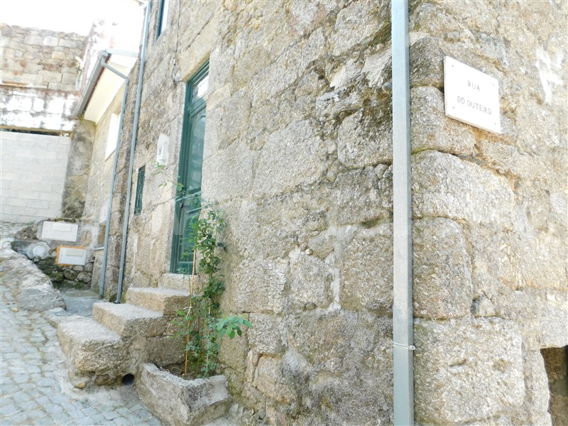Moradia T3 / Seia, Valezim