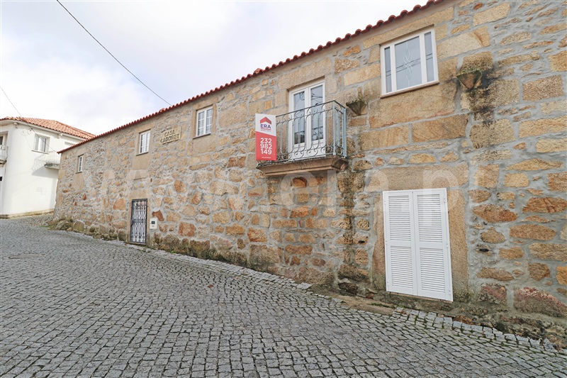 Moradia T3 / Sernancelhe, Chosendo