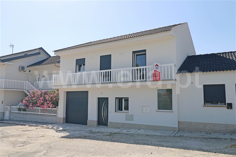Moradia T3 / Sernancelhe, Quintela