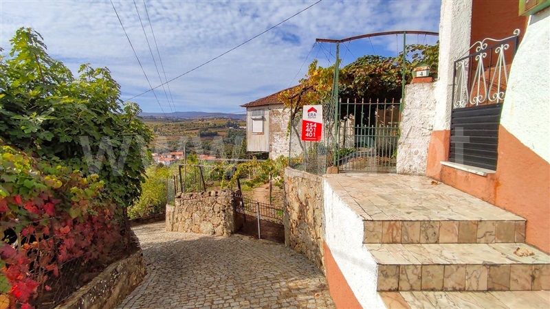 Moradia T3 / Tarouca, Gouviães e Ucanha