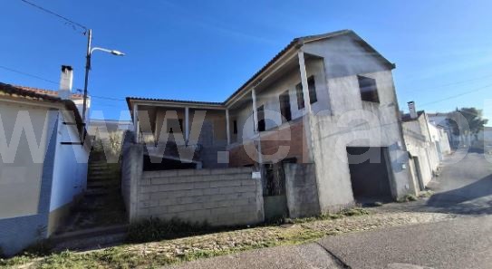 Moradia T3 / Torres Novas, Brogueira