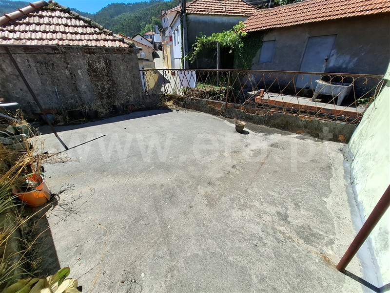 Moradia T3 à venda em São Pedro de Castelões, Vale de Cambra — foto 2