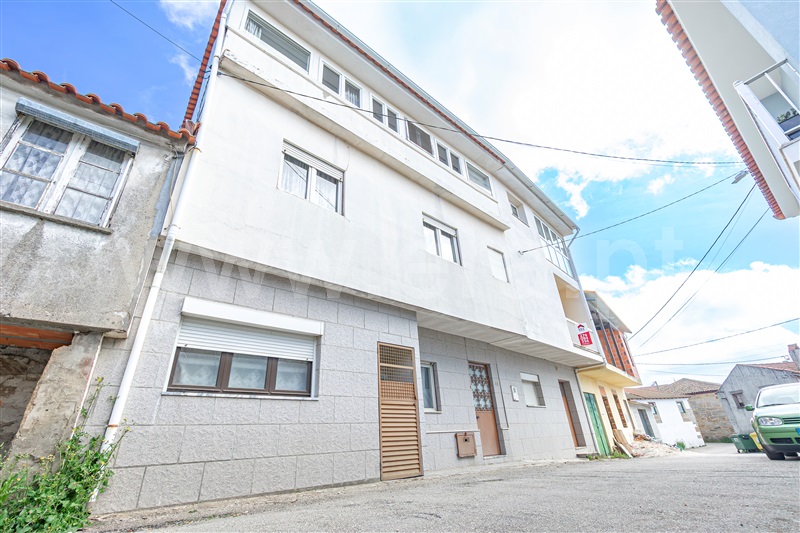 Moradia T3 / Valpaços, Carrazedo de Montenegro e Curros