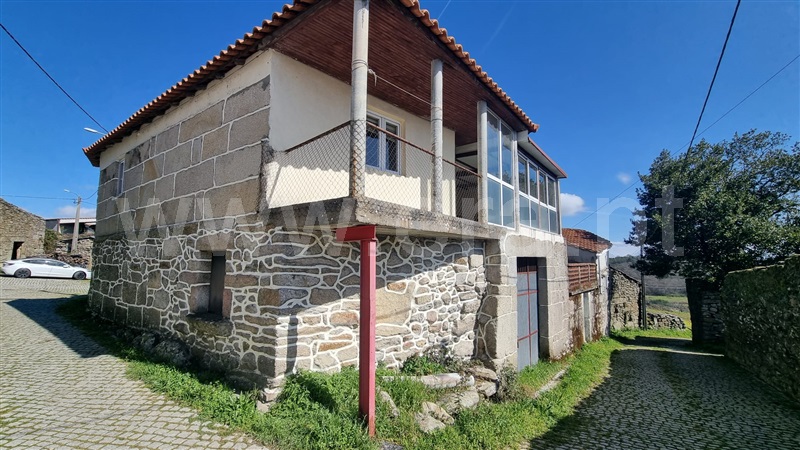 Moradia T3 / Valpaços, Tinhela e Alvarelhos