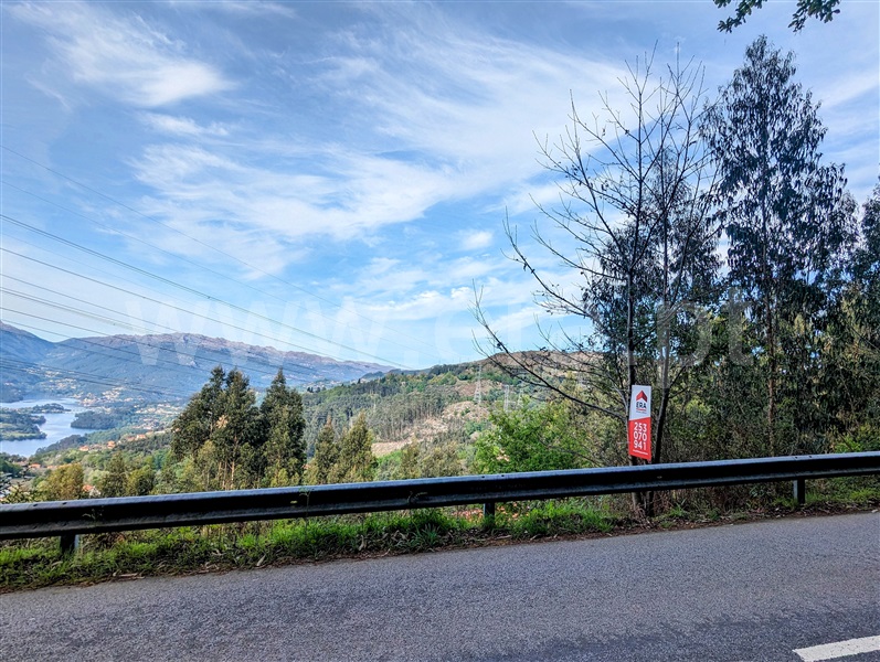 Moradia T3 à venda em Caniçada e Soengas, Vieira do Minho — foto 2