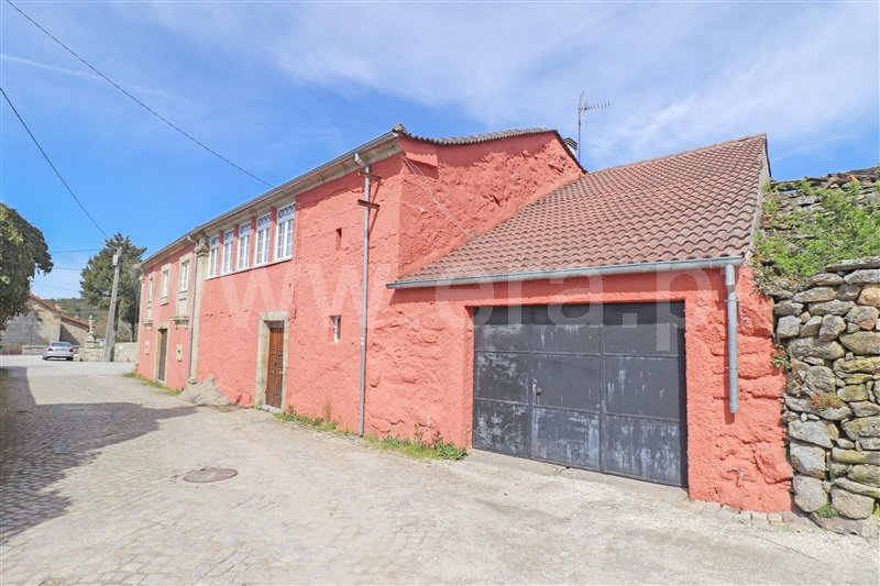 Moradia T3 / Vila Nova de Paiva, Vila Nova de Paiva, Alhais e Fráguas