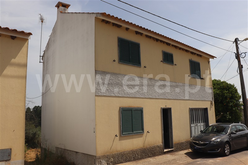 Moradia T4 / Abrantes, Barrada