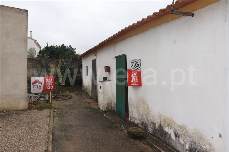 Moradia T4 / Abrantes, São Facundo e Vale das Mós