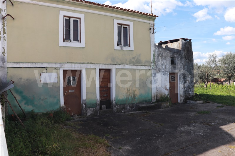 Moradia T4 / Abrantes, Vale de Rãs