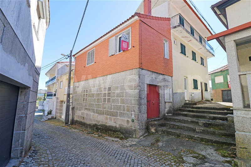 Moradia T4 / Aguiar da Beira, Coruche