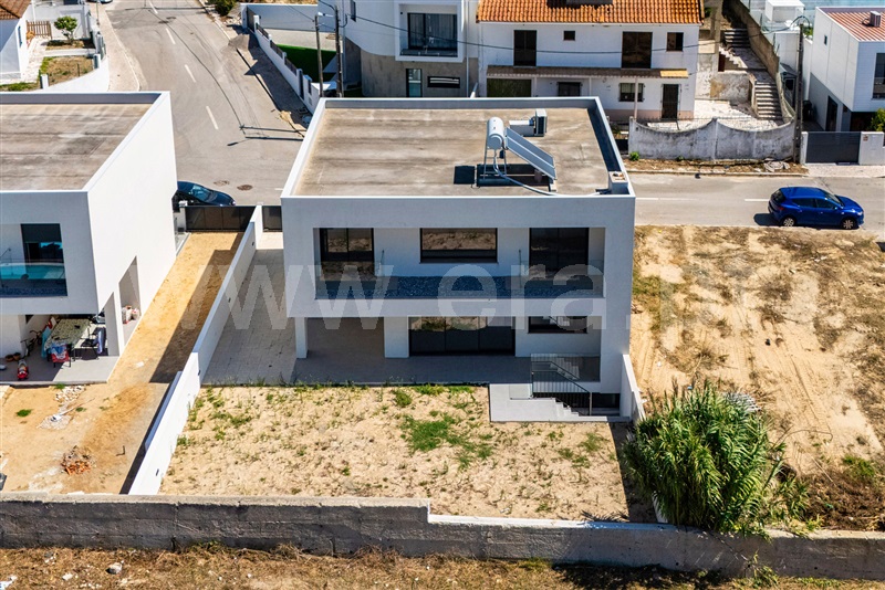 Moradia T4 à venda em Charneca da Caparica, Almada — foto 2