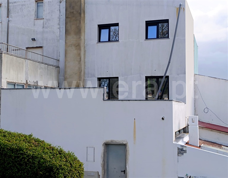 Moradia T4 em Alfragide, €369.000