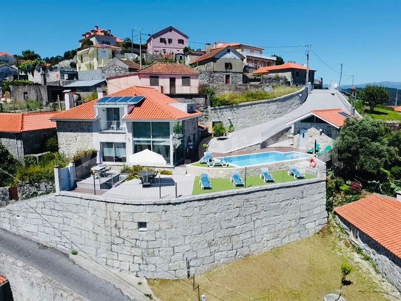 Moradia T4 / Arcos de Valdevez, Padreiro (Salvador e Santa Cristina)
