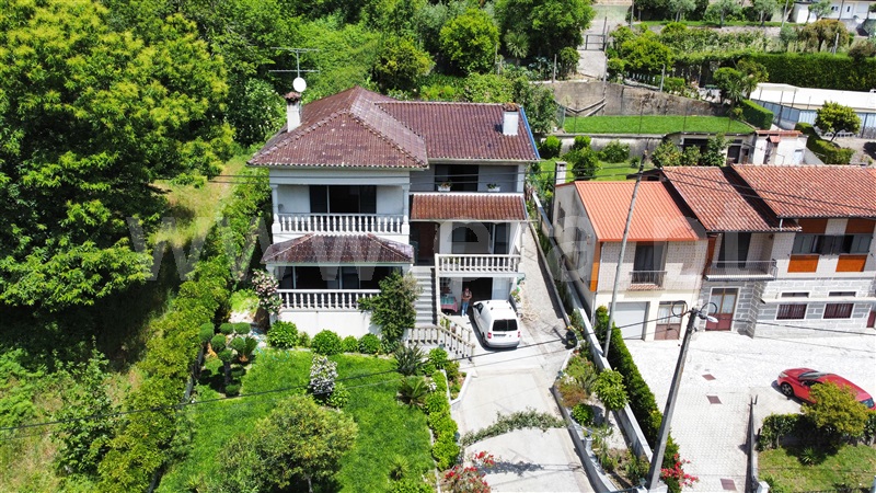 Moradia T4 / Arouca, Rossas