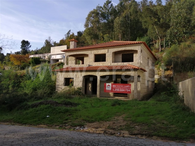Moradia T4 / Arouca, Santa Eulália