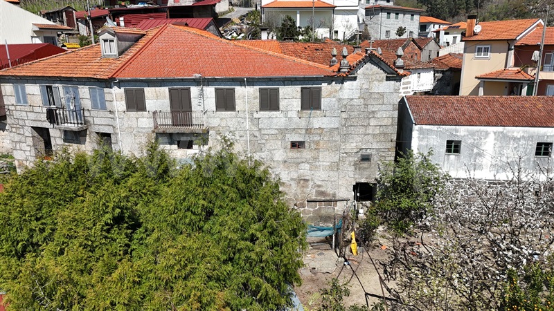 Moradia T4 / Baião, Teixeira e Teixeiró