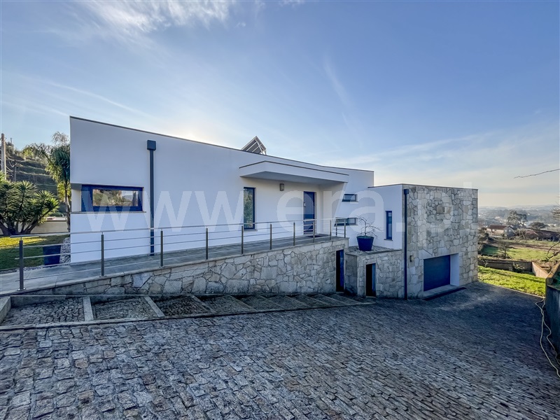 Moradia T4 / Barcelos, Durrães e Tregosa