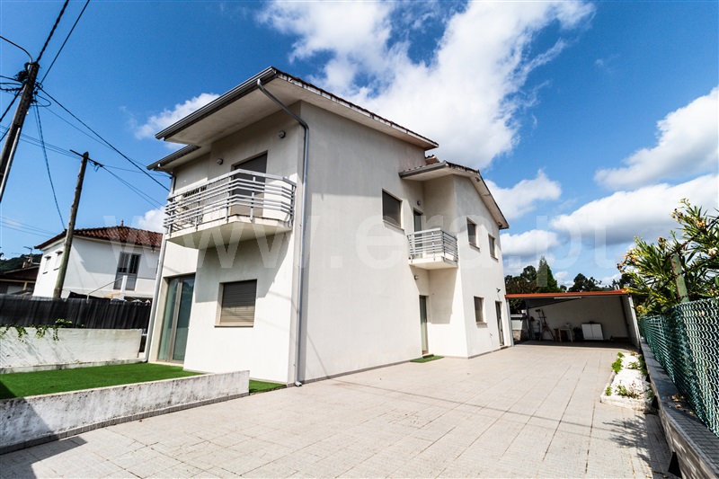 Moradia T4 / Barcelos, Lama