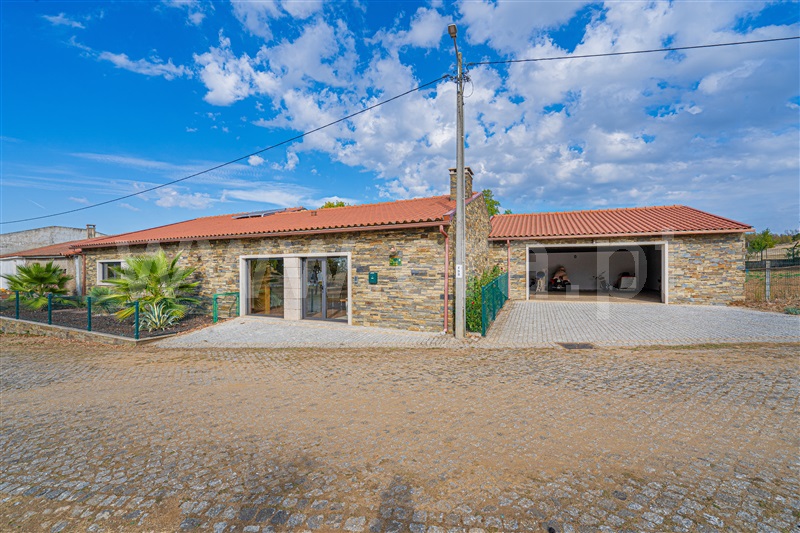 Moradia T4 / Bragança, Salsas