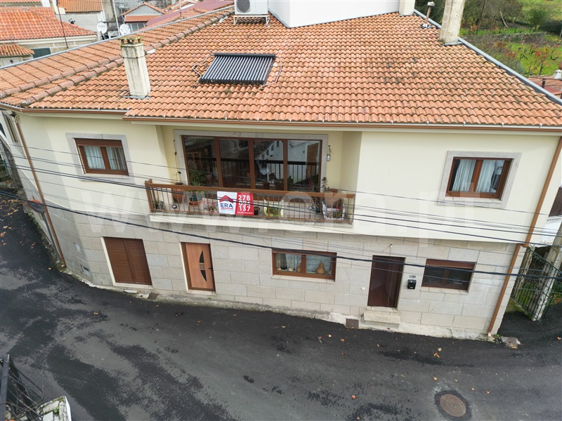 Moradia T4 / Carrazeda de Ansiães, Parambos