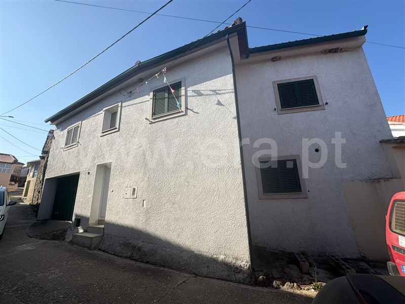 Moradia T4 / Chaves, Planalto de Monforte (Oucidres e Bobadela)