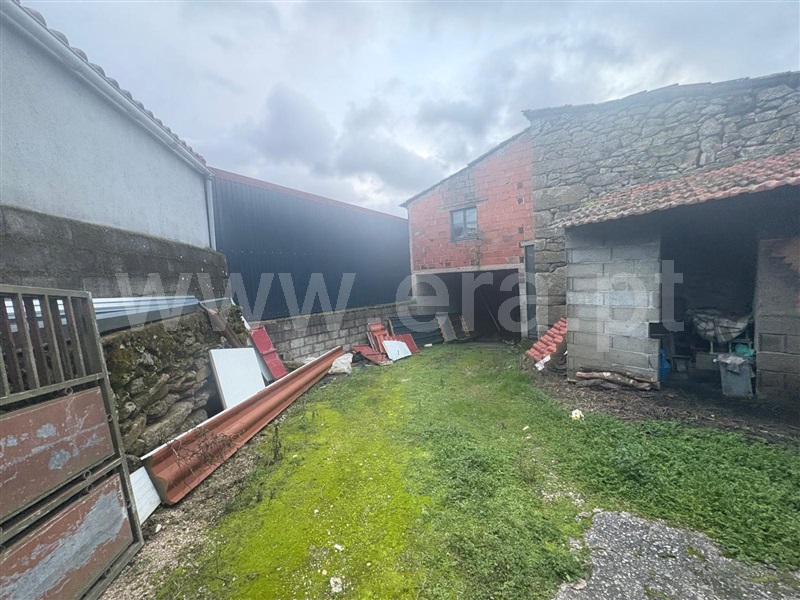Moradia T4 / Chaves, Vilar de Izeu